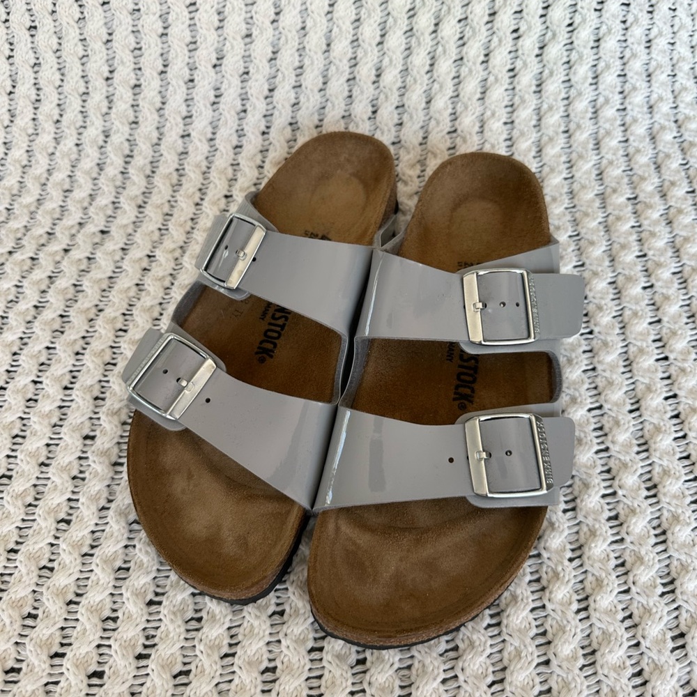 Birkenstock Gray Patent Leather Double Buckle Arizona Sandals  - Size 9 EUC